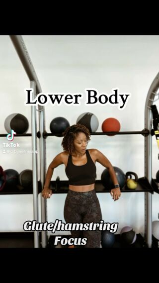 Hey friends!! It’s WORKOUT Wednesday!! Let’s get into this lower body booty focused sweat sesh! You don’t need to do 26 random exercises to get that peach tight..stick with the basics and increase the weight (progressive load). Throw in an elevated front foot reverse lunge (forgot to record that) and you are good to go!!! 
#reelsofinstagram #fitnessjourney #weightloss #lowerbodyworkout #gluteworkout