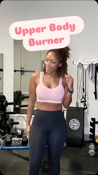 Don’t forget the upper body ladies!! A balanced workout is critical! 

#truthmoment - I hesitated to post this video as all I see is bloated belly 🙈this is a great example of how over critical we can be with ourselves. I was on vacation, eating more carbs then usual…it happens. I have to remember I’ve worked hard and consistently on this body and on any given day I can look snatched or a little fluffy and it’s OK! It doesn’t negate the work I put in EVERY SINGLE DAY. Don’t let one day, one video, one picture convince you your work is in vain. KEEP GOING!!

Now for interval training, 45s of all out (burpees, lunge jumps, squat jumps, mountain climbers, etc) with 15s rest and repeat this cycle for about 10-15 mins. PURE FAT BURNING!! 

#reelsofinstagram #weightloss #motivation #bodygoals #discipline #upperbodyworkout